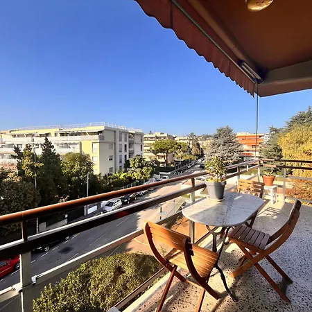 Heliotel Marine 30m2 Tres Lumineux Avec Terrasse 17m2 Au 3eme Etage Apartamento