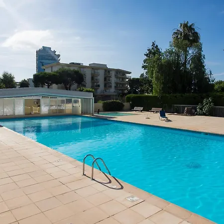 Heliotel Marine 30m2 Tres Lumineux Avec Terrasse 17m2 Au 3eme Etage *