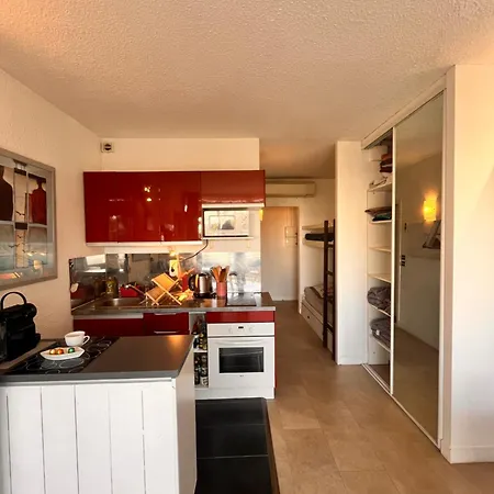 Heliotel Marine 30m2 Tres Lumineux Avec Terrasse 17m2 Au 3eme Etage