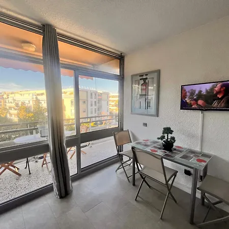 Heliotel Marine 30m2 Tres Lumineux Avec Terrasse 17m2 Au 3eme Etage Apartmán