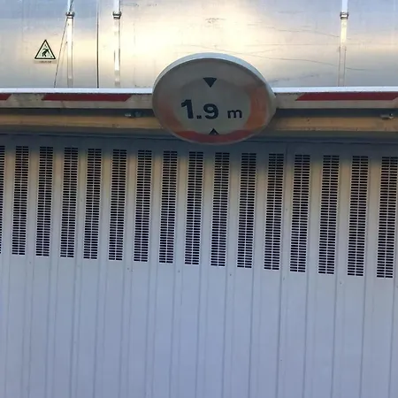 Heliotel Marine 30m2 Tres Lumineux Avec Terrasse 17m2 Au 3eme Etage